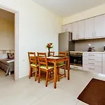 펜션 Chania Oasis With Heated Pool