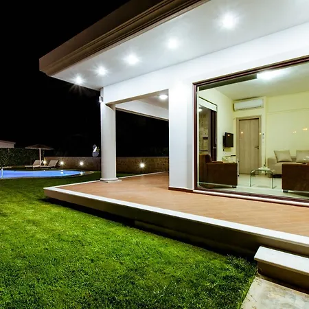 Chania Oasis With Heated Pool 펜션 하니아
