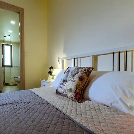 펜션 Chania Oasis With Heated Pool
