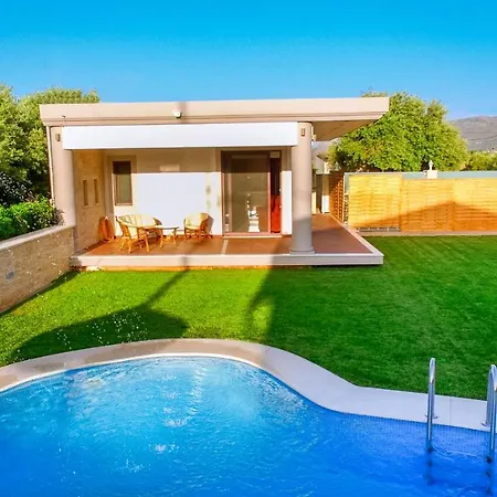 펜션 Chania Oasis With Heated Pool 하니아