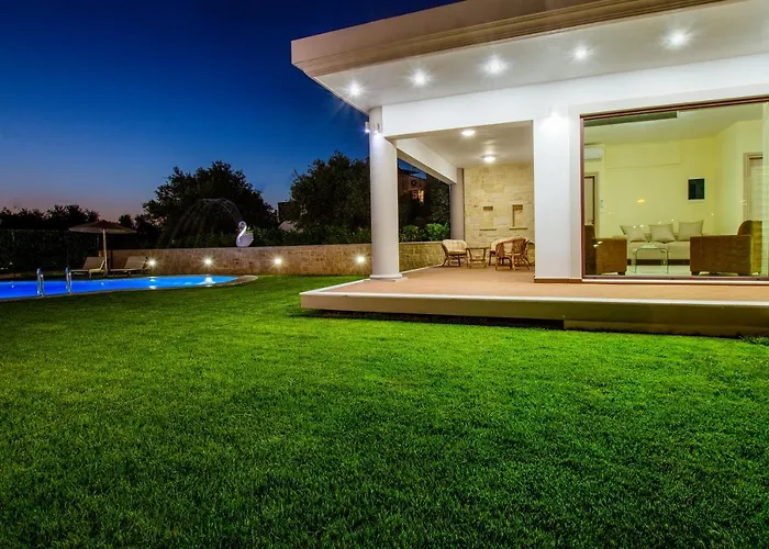 Дом отдыха Chania Oasis With Heated Pool